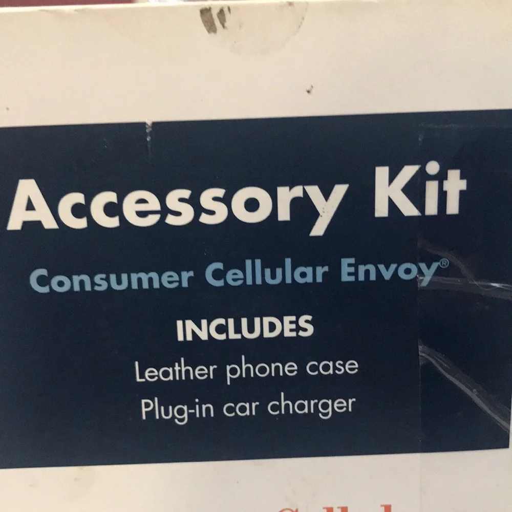 Consumer Cellular Envoy Accessory Kit with Leather phone case/ car charger New